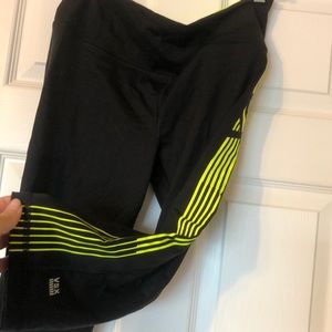 L VSX leggings Capri length neon yellow/green side down left leg